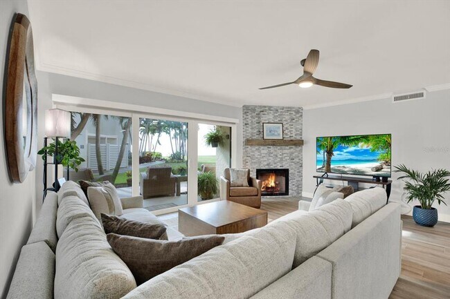 Building Photo - 7530 Sunshine Skyway Ln S