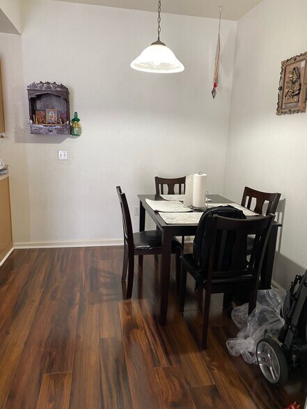 Dinning area - 7440 S Blackhawk St
