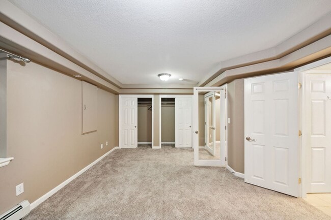 Building Photo - Spacious 3BD, 3.5BA Platt Park Home with Finished Basement and 2-Car Garage