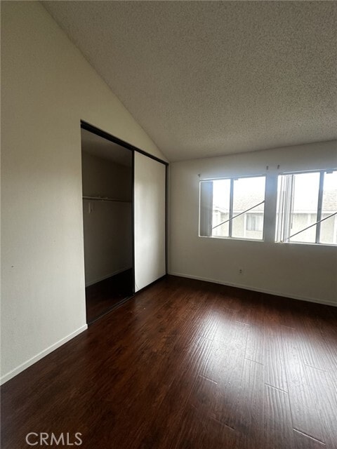 Building Photo - 15218 Shadybend Dr