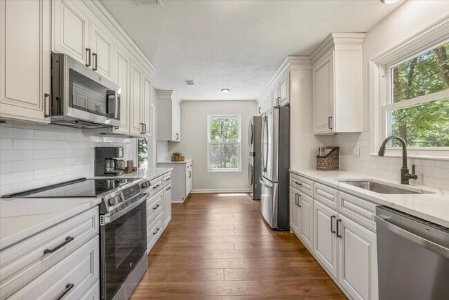 Building Photo - 3109 Shamrock St S