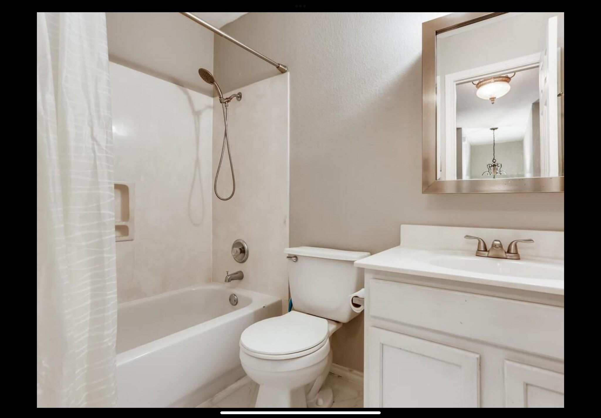 Building Photo - 608 Sherry Dr