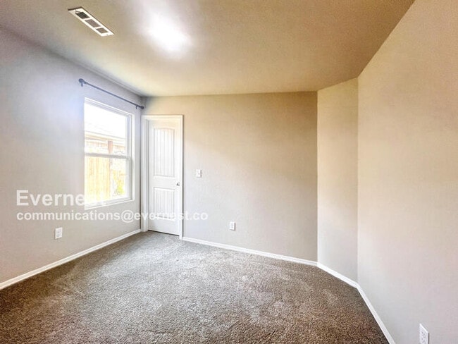 Building Photo - 10420 Debbie Dr