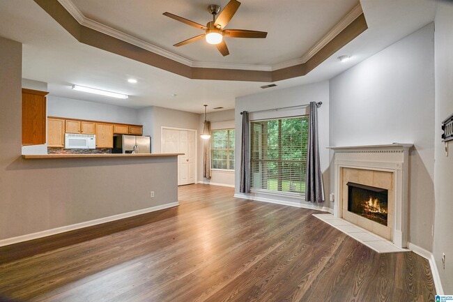 Building Photo - 560 Summit Cir