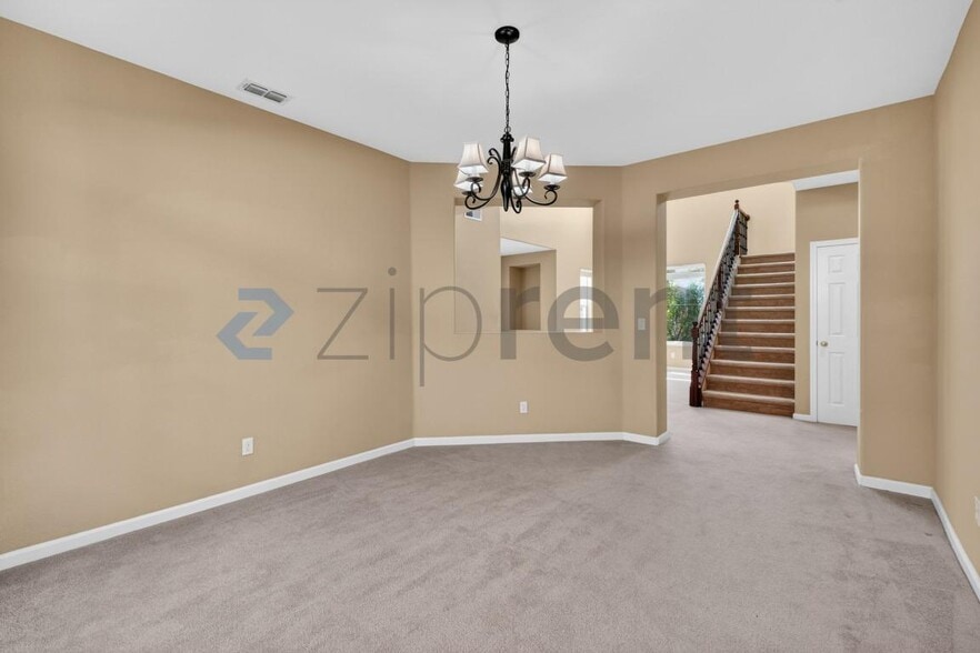 Building Photo - Unit