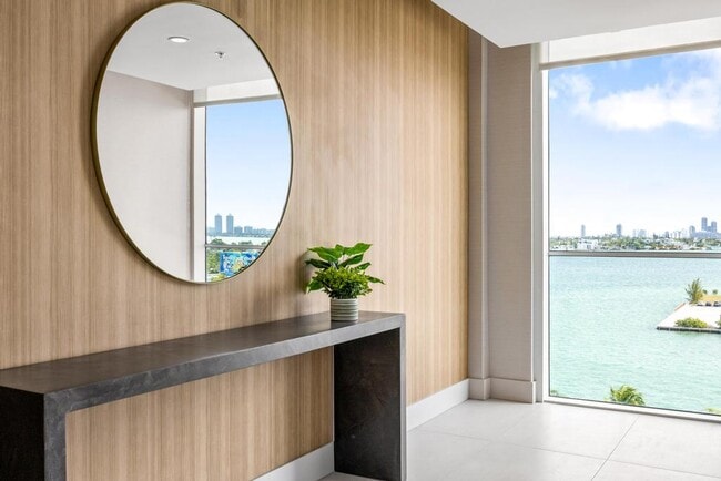 Building Photo - 7910 Harbor Island Dr