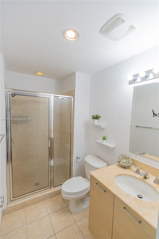 Building Photo - 350 NE 24th St