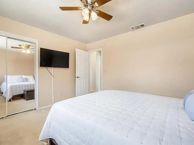 Building Photo - 178 N Magnolia Ave