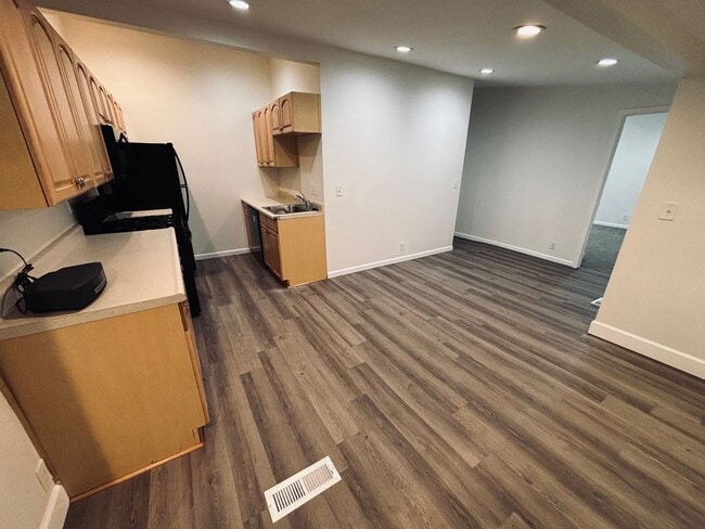 Building Photo - Charming 4 bedroom 2 bath home- West Linn, OR