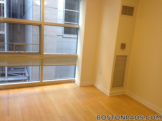 Building Photo - 40 Boylston St