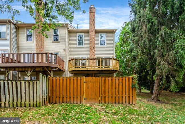 Building Photo - 4255 Sleepy Lake Dr