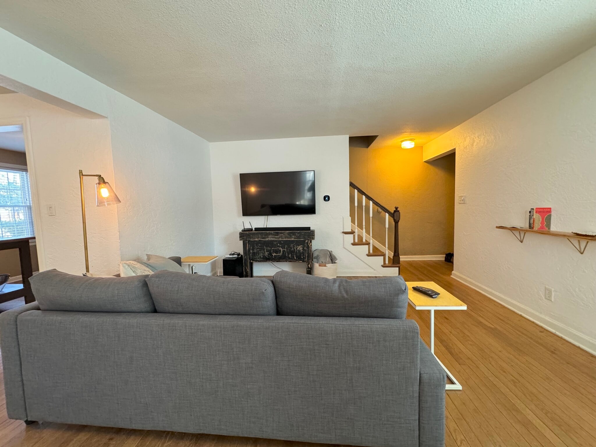 Building Photo - 620 E 63rd Ter