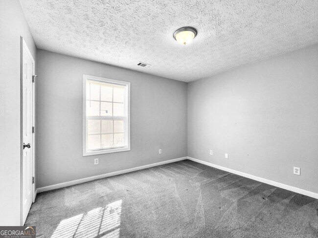 Building Photo - 25 Haywood Ct