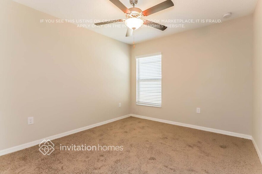 Building Photo - 1585 Blue Rose Dr