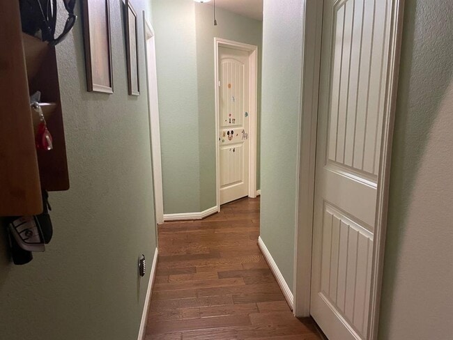 Building Photo - 209 Monahans Dr