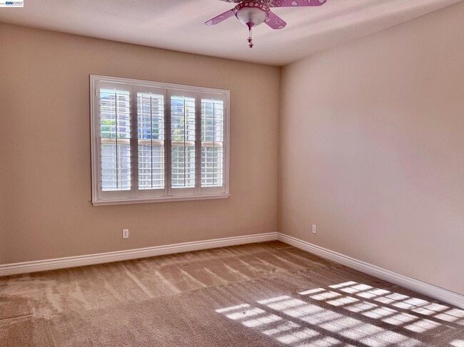 Building Photo - 7875 Kennard Ln