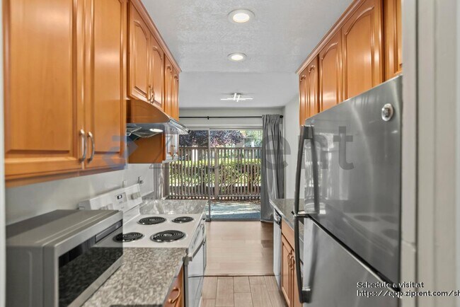 Building Photo - 280 Easy St