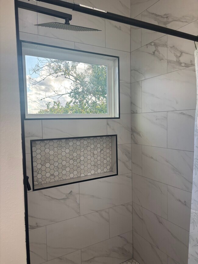 Building Photo - 3902 McKinley St