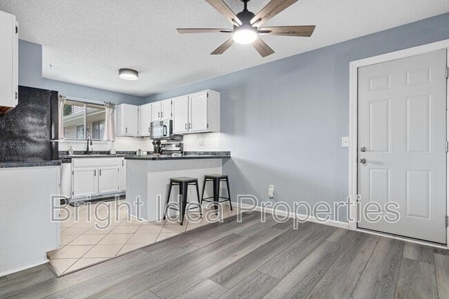 Building Photo - 7633 Wedgewood Ct