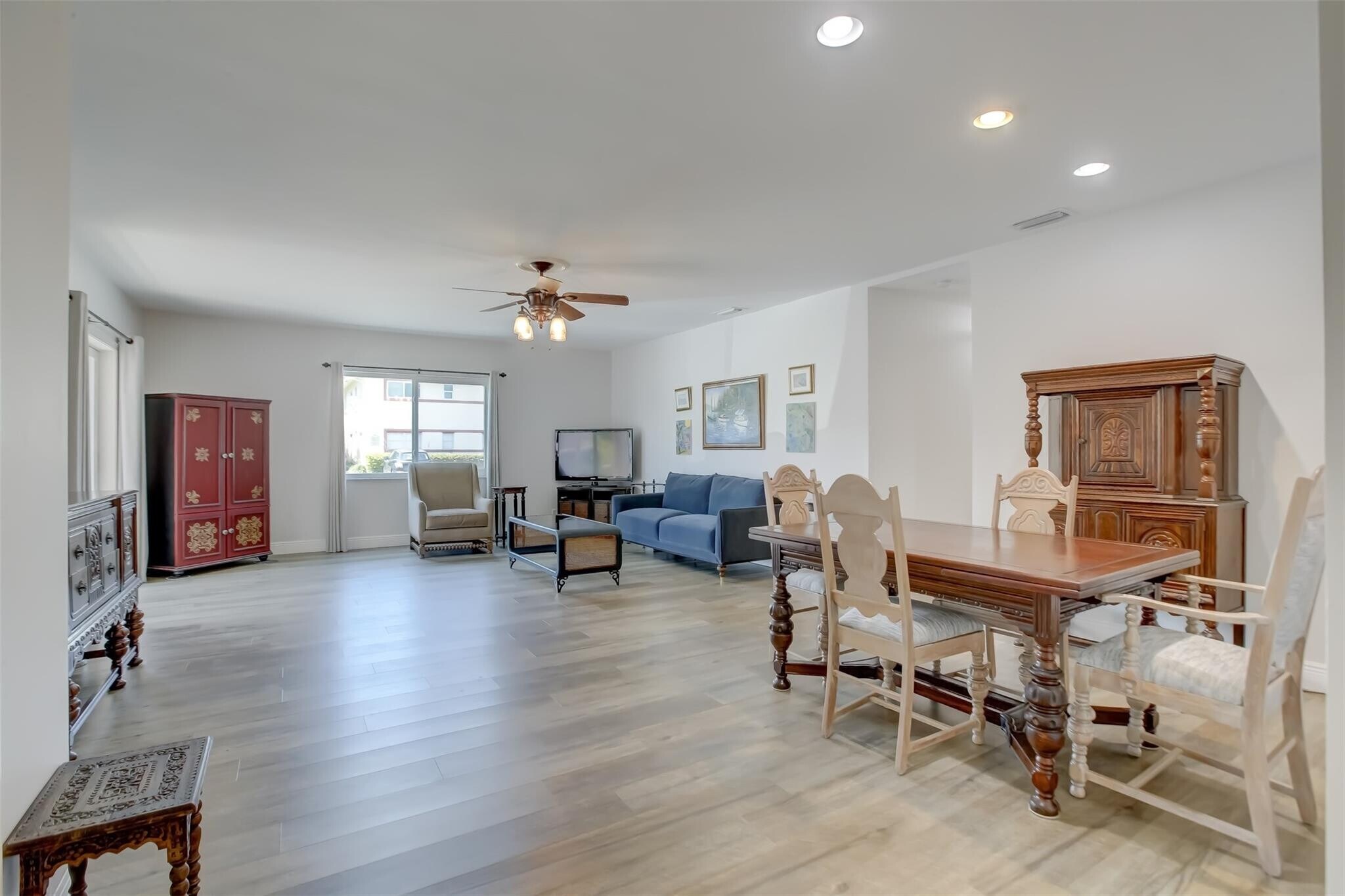 Building Photo - 1450 N Riverside Dr