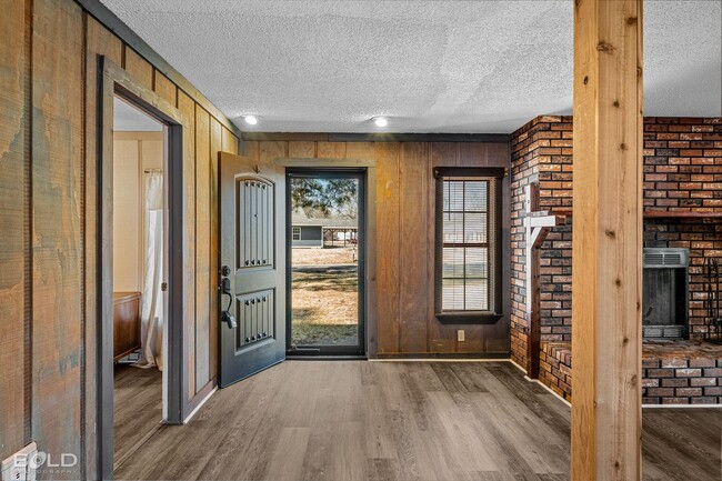 Building Photo - 1013 Peyton Ave