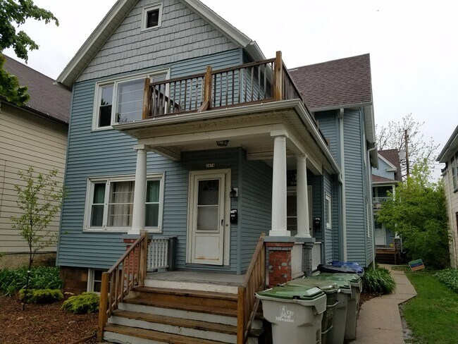 Primary Photo - 2474 N Frederick Ave