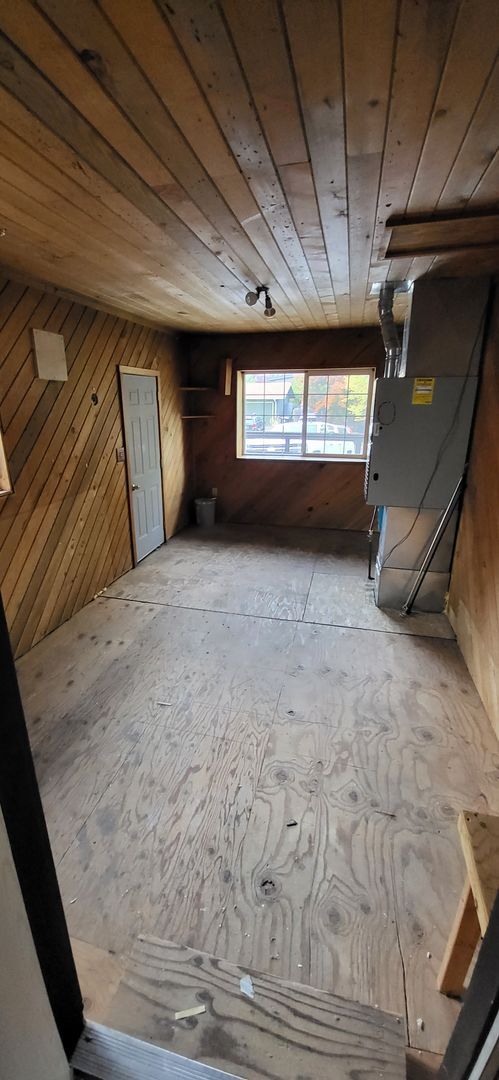 Building Photo - 2 bed 1.5 bath Downtown Bend - Large Master - Fenced Yard