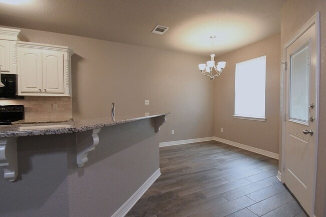 Building Photo - Modern 3-Bedroom 2 Bath Duplex in South Tyler