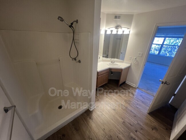 Building Photo - 2856 17th Ave