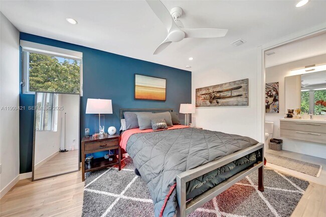 Building Photo - 544 N Victoria Park Rd