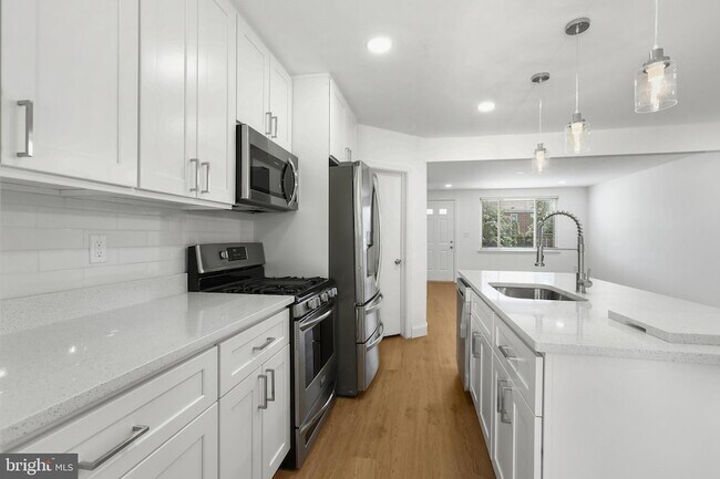 Building Photo - 1714 Pin Oak Rd