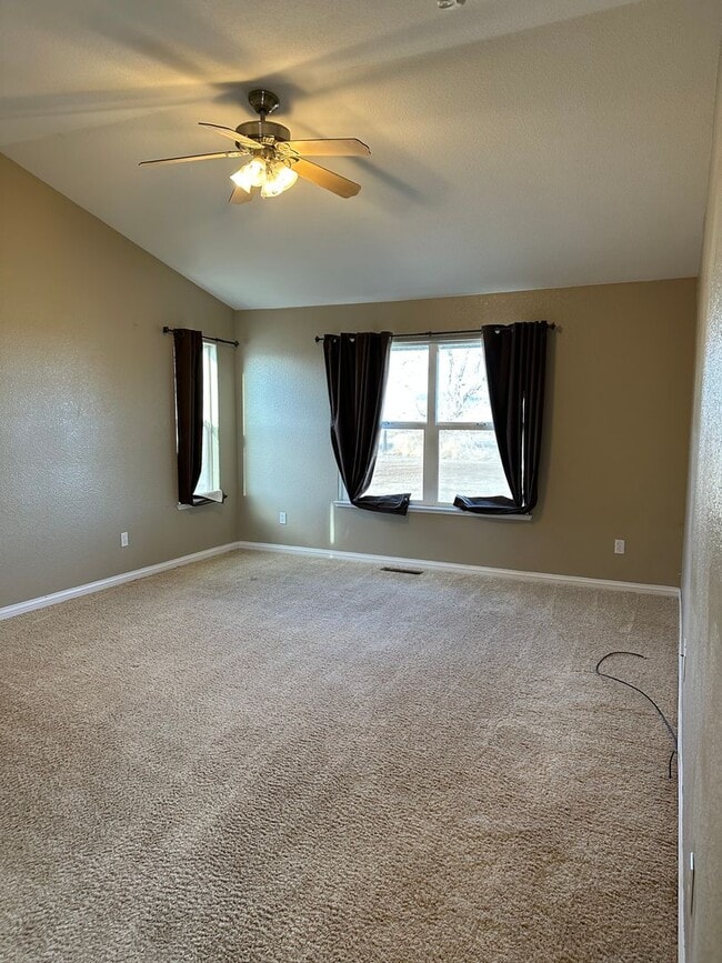 Building Photo - Fully Furnished home with horse Property for Rent