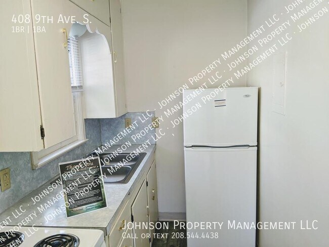 Building Photo - 408 9th Ave S