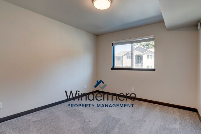 Building Photo - 2 Bedroom 2 Bath Condo in Summerwind Community