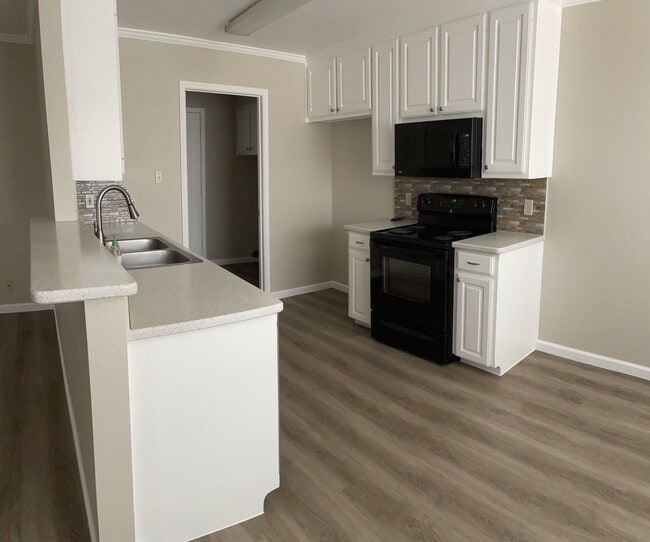 Building Photo - 129 Wildwood Ct