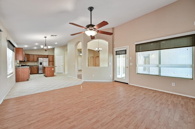 Building Photo - 8205 S 45th Ln