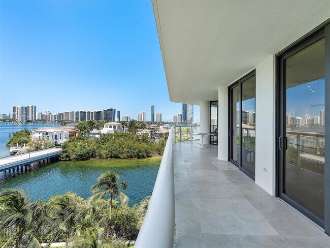 Building Photo - 4000 Island Blvd