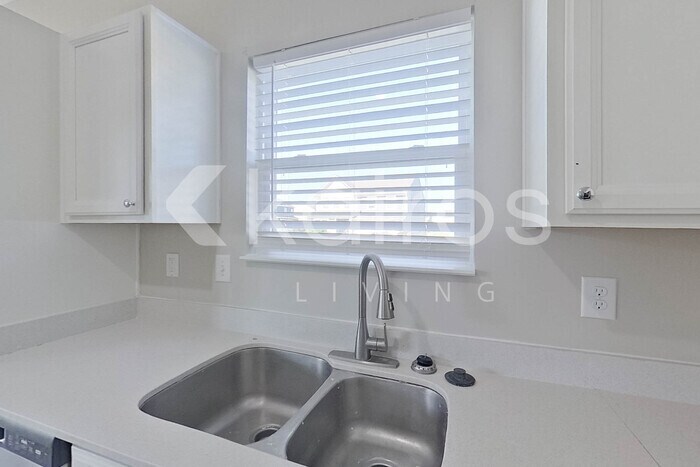 Building Photo - 10303 Deercrest Ln