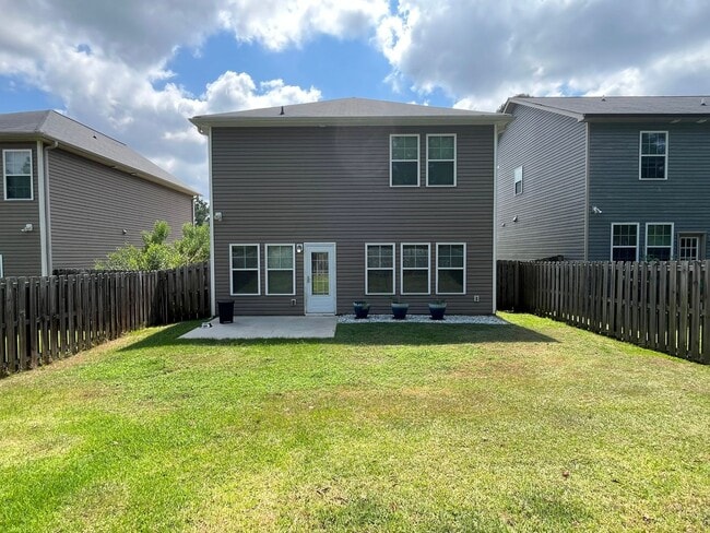 Building Photo - 742 Kensey Park Ln