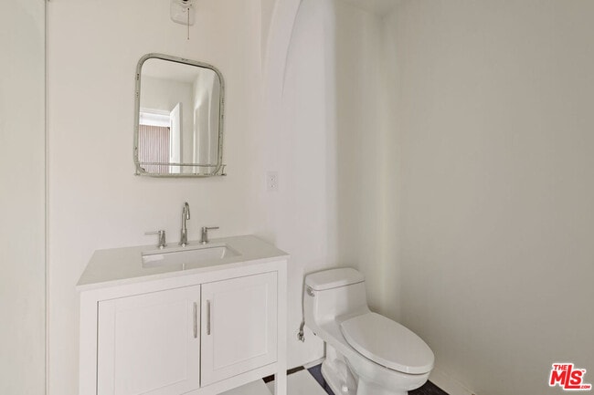 Building Photo - 6856 Los Altos Pl