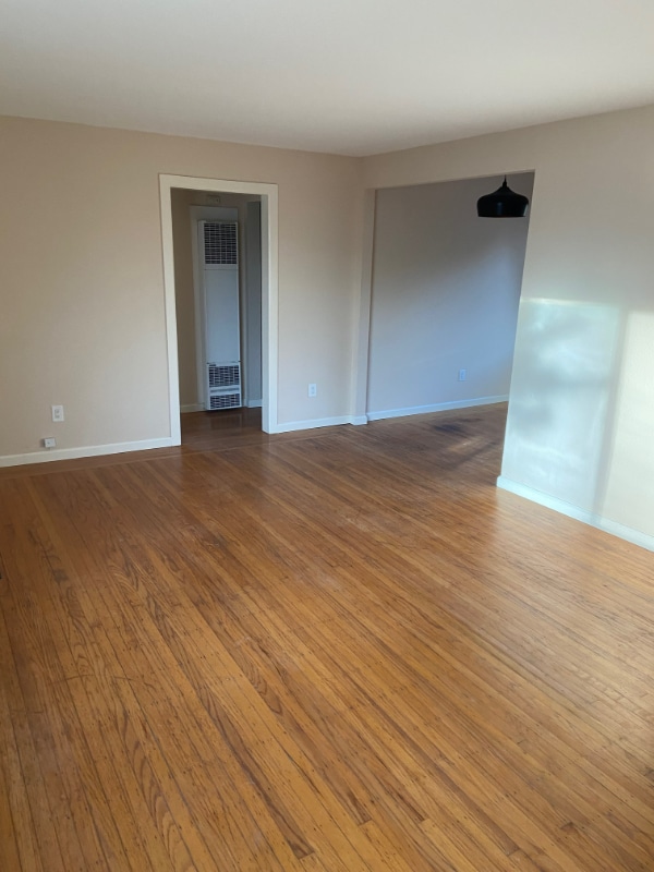 Building Photo - 2910 Knoll Dr