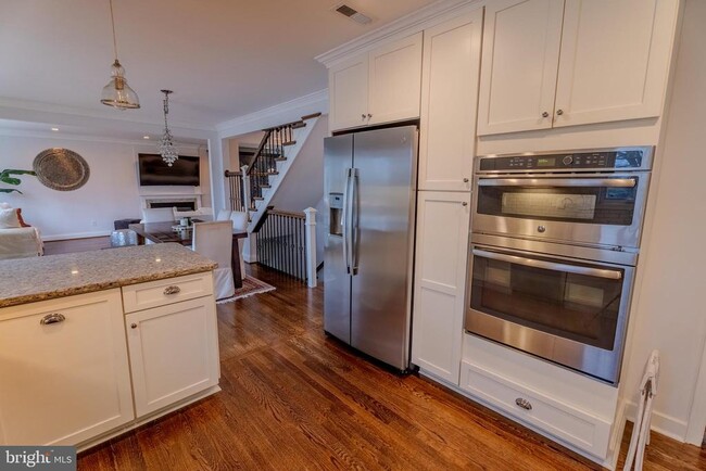 Building Photo - 308 Old Court House Rd NE