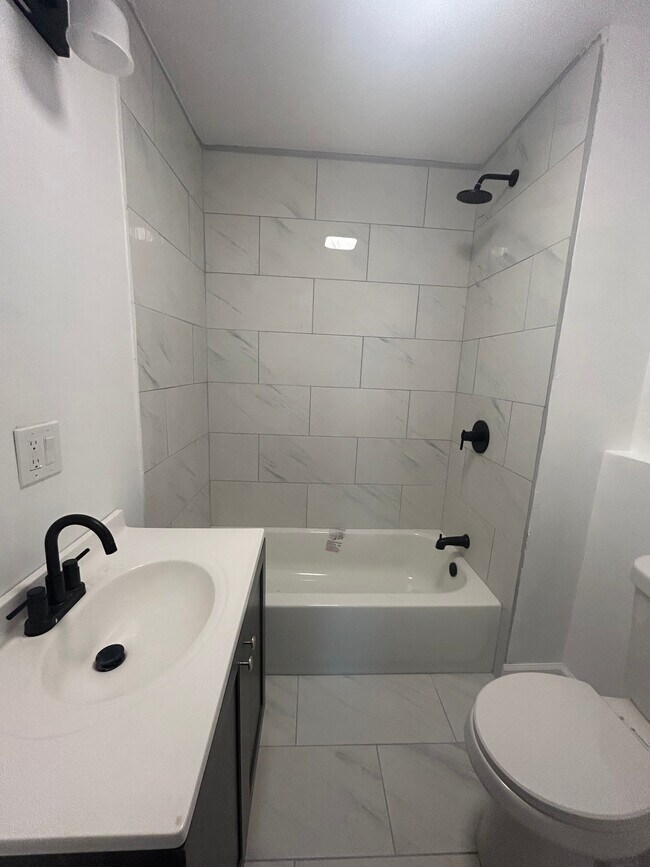 Building Photo - 4112 Park Ave