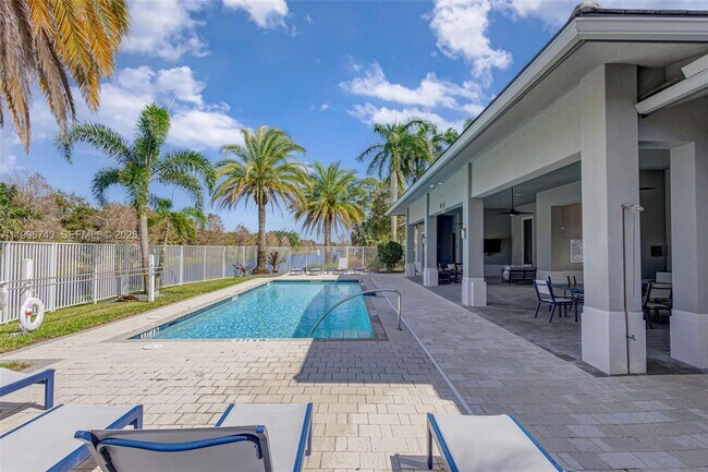 Building Photo - 4921 Pointe Midtown Way