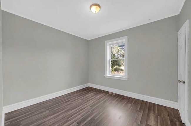 Building Photo - 1319 Marshall St