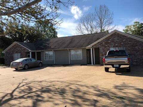Primary Photo - 138 Briarwood Ct