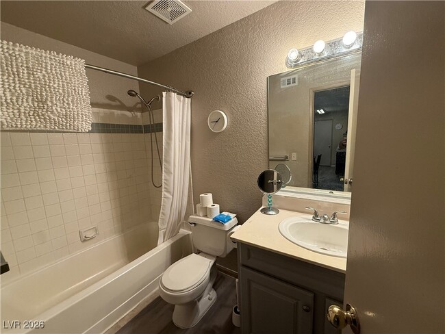 Building Photo - 240 Mission Catalina Ln