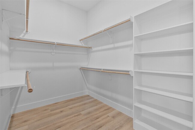 Building Photo - 3510 Saltus St