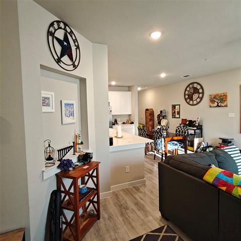 Building Photo - 1308 Creekbank Dr