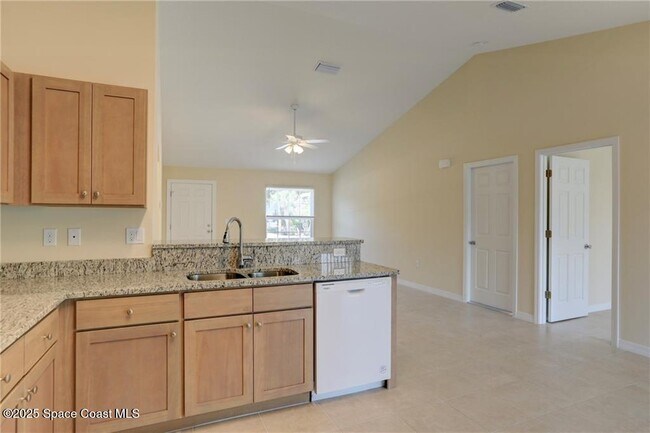Building Photo - 8876 98th Ct